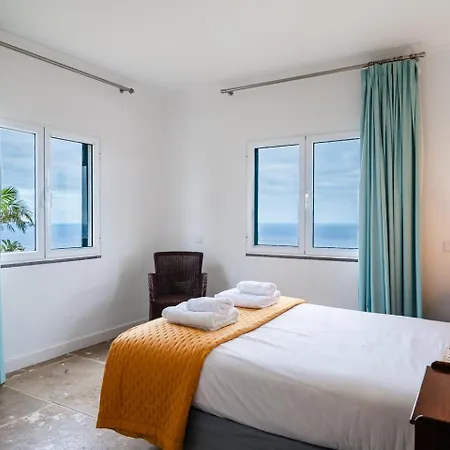 Da Falesia-with Pool And Views Vakantiehuis